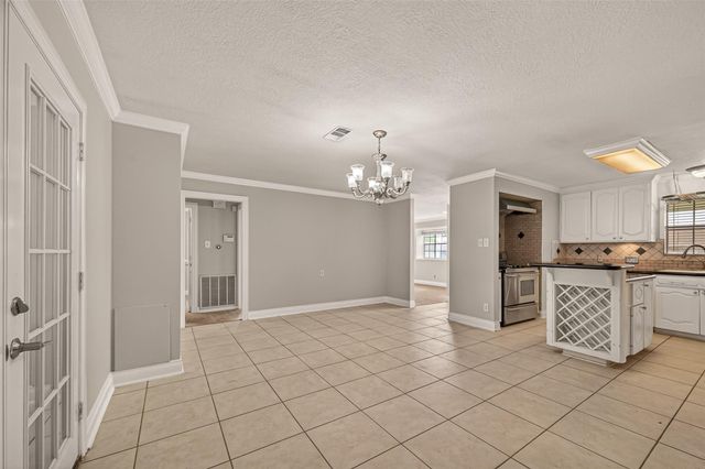 14011 Hollypark Drive, Houston, TX 77015