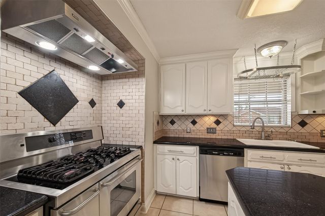 14011 Hollypark Drive, Houston, TX 77015