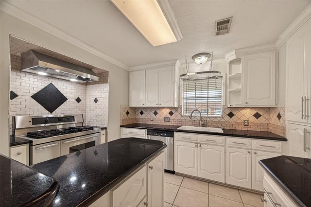 14011 Hollypark Drive, Houston, TX 77015