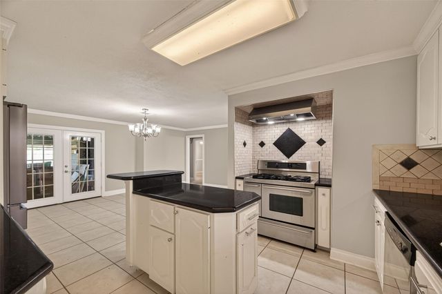 14011 Hollypark Drive, Houston, TX 77015