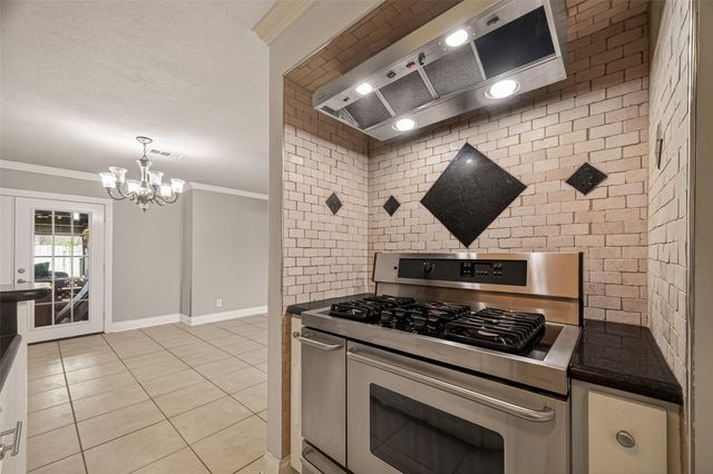 14011 Hollypark Drive, Houston, TX 77015