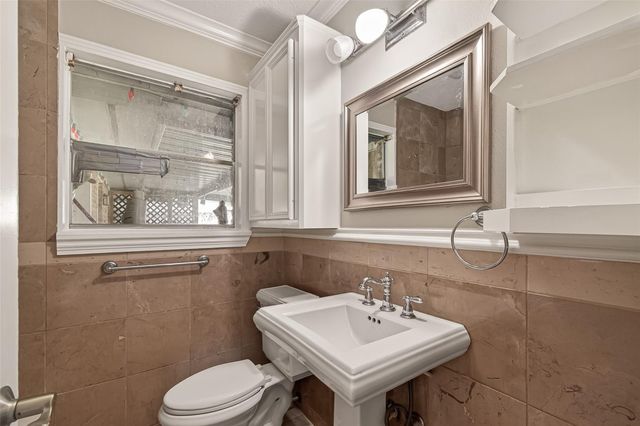 14011 Hollypark Drive, Houston, TX 77015