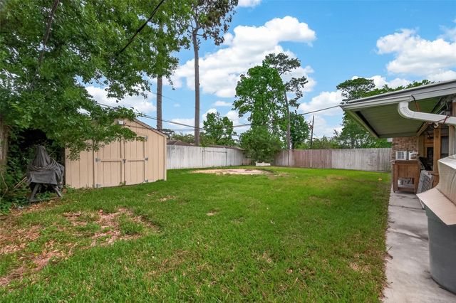 14011 Hollypark Drive, Houston, TX 77015