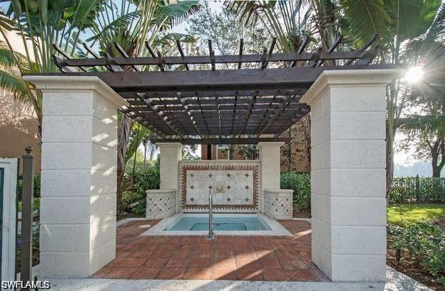 1115 Reserve Ct Apt 201, Naples, FL 34105