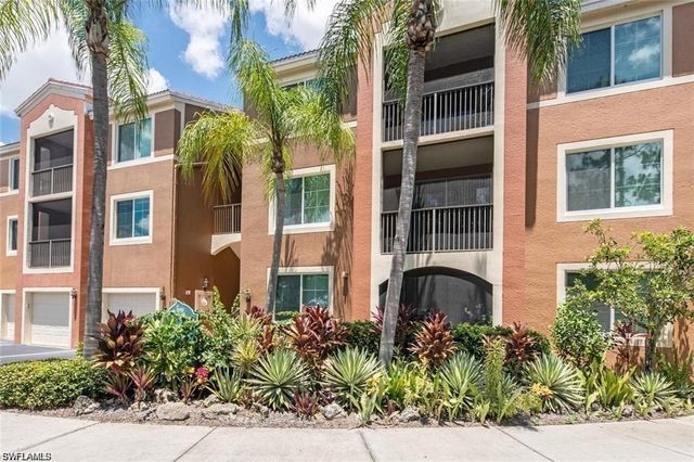 1115 Reserve Ct Apt 201, Naples, FL 34105