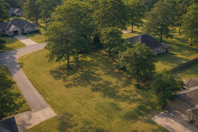 - Wood Haven Drive, West Columbia, TX 77486