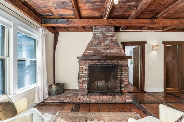 7 John Wise Ave 2, Essex, MA 01929