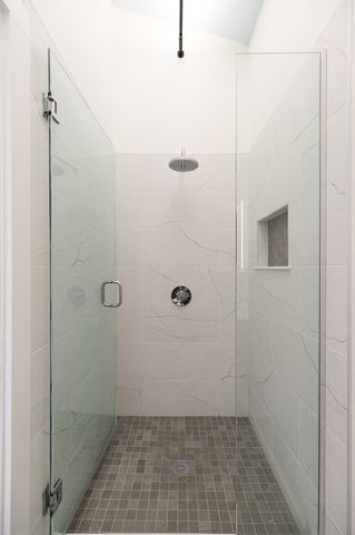 7 John Wise Ave 2, Essex, MA 01929