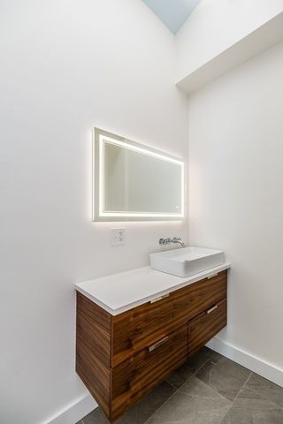 7 John Wise Ave 2, Essex, MA 01929