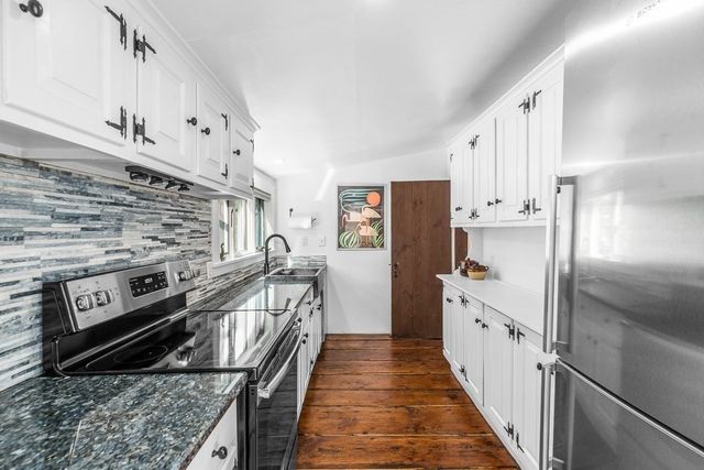 7 John Wise Ave 2, Essex, MA 01929