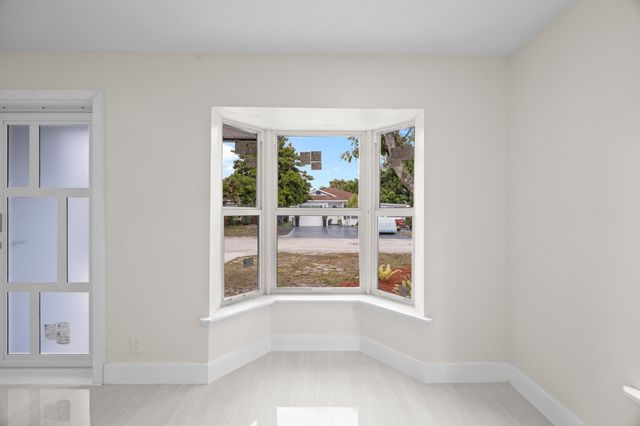 5664 BOYNTON Crescent, Boynton Beach, FL 33437