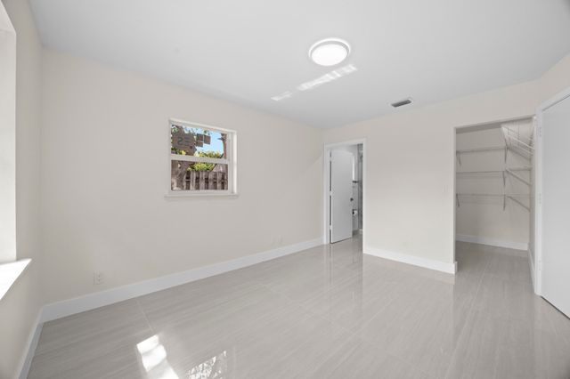 5664 BOYNTON Crescent, Boynton Beach, FL 33437