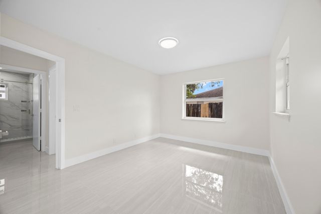 5664 BOYNTON Crescent, Boynton Beach, FL 33437