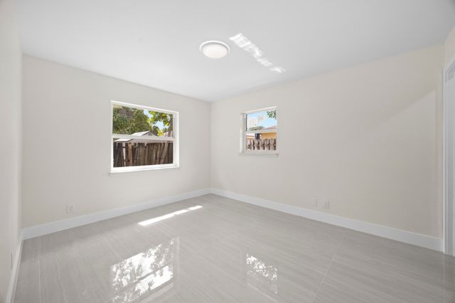 5664 BOYNTON Crescent, Boynton Beach, FL 33437