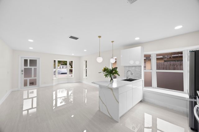 5664 BOYNTON Crescent, Boynton Beach, FL 33437