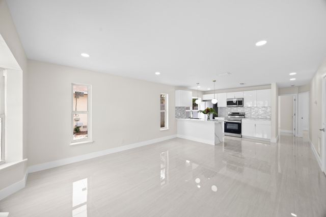 5664 BOYNTON Crescent, Boynton Beach, FL 33437