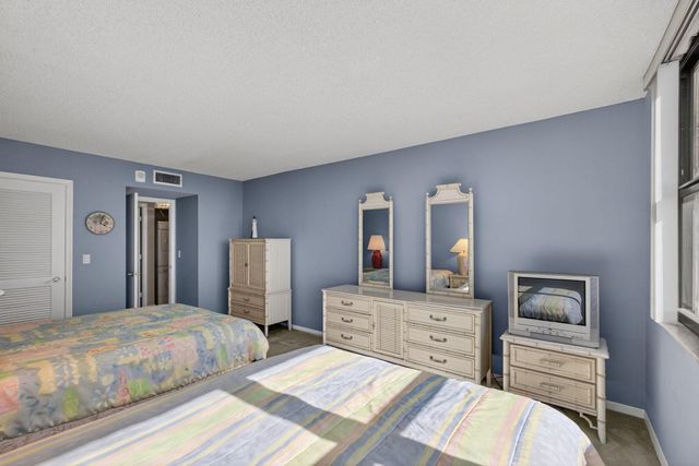 3400 N Ocean Drive 1706, Singer Island, FL 33404