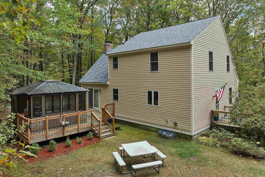 30 Del's Way, Weare, NH 03281