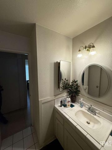 1825 Robinson Street, Delano, CA 93215