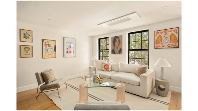 69 CLERMONT Avenue, New York City, NY 11205
