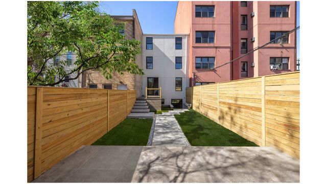 69 CLERMONT Avenue, New York City, NY 11205