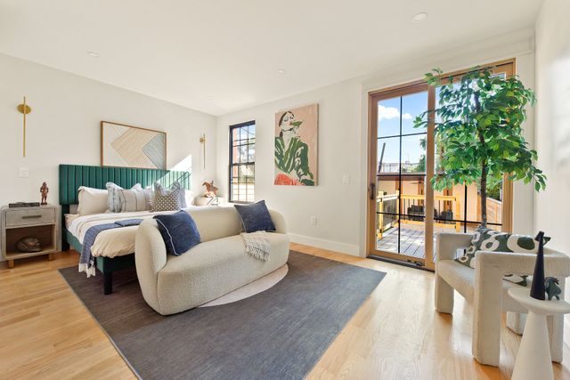 69 CLERMONT Avenue, New York City, NY 11205