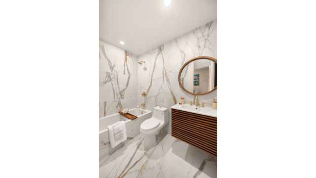 69 CLERMONT Avenue, New York City, NY 11205