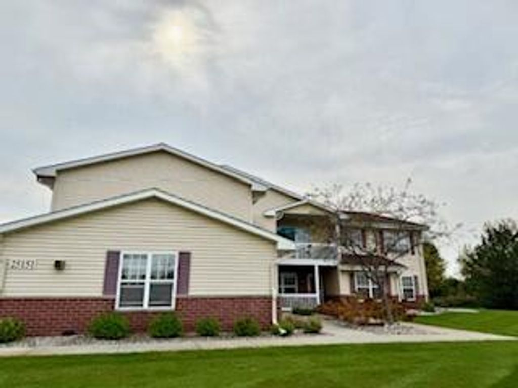 25151 87th STREET #11-3, Salem, WI 53168