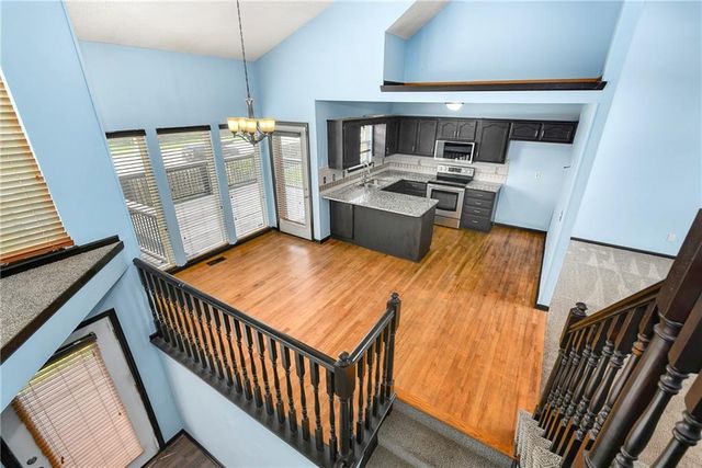 644 SE JONATHON Avenue, Lee's Summit, MO 64063