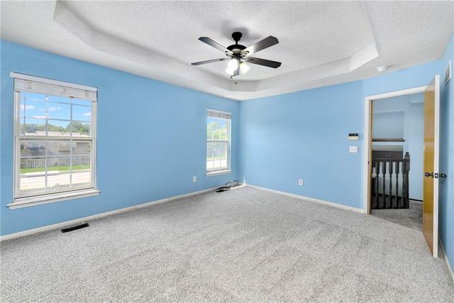 644 SE JONATHON Avenue, Lee's Summit, MO 64063