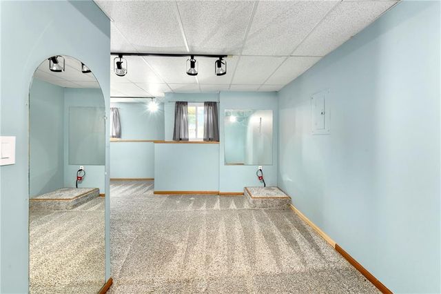 644 SE JONATHON Avenue, Lee's Summit, MO 64063