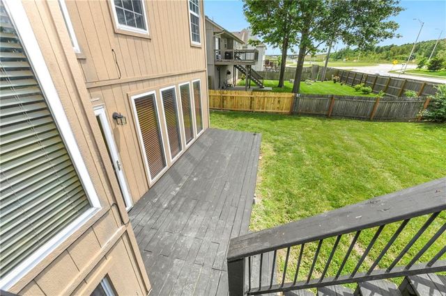 644 SE JONATHON Avenue, Lee's Summit, MO 64063