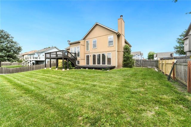 644 SE JONATHON Avenue, Lee's Summit, MO 64063