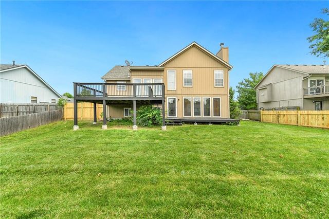 644 SE JONATHON Avenue, Lee's Summit, MO 64063