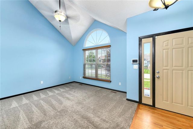 644 SE JONATHON Avenue, Lee's Summit, MO 64063