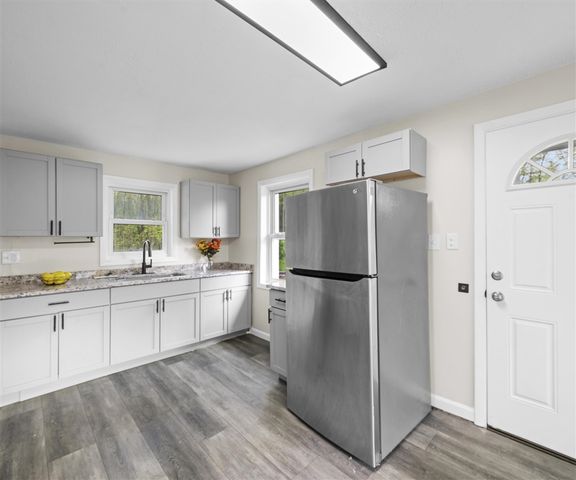 24118 Martinsville Road, Belleville, MI 48111