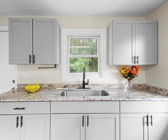 24118 Martinsville Road, Belleville, MI 48111