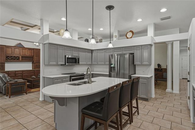 6105 AUDUBON MANOR BOULEVARD, Lithia, FL 33547