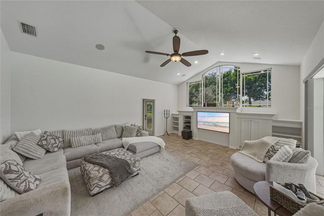 6105 AUDUBON MANOR BOULEVARD, Lithia, FL 33547