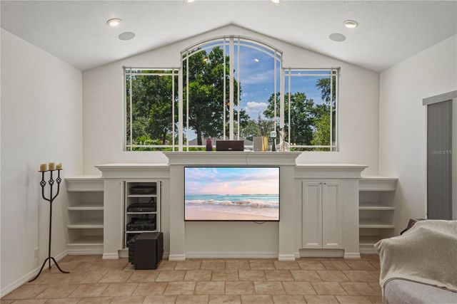 6105 AUDUBON MANOR BOULEVARD, Lithia, FL 33547