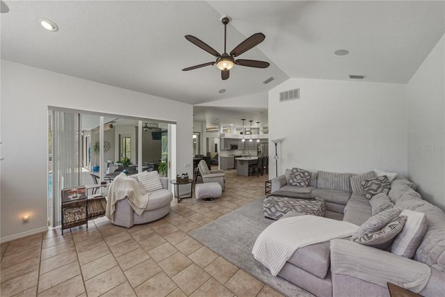 6105 AUDUBON MANOR BOULEVARD, Lithia, FL 33547