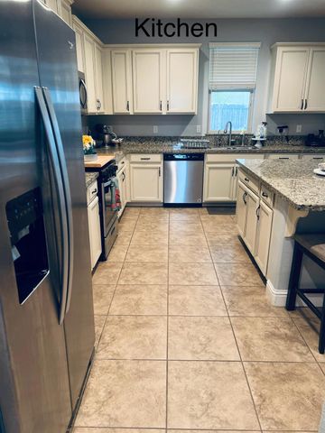 2933 N Hornet Avenue, Fresno, CA 93737