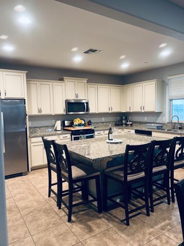 2933 N Hornet Avenue, Fresno, CA 93737