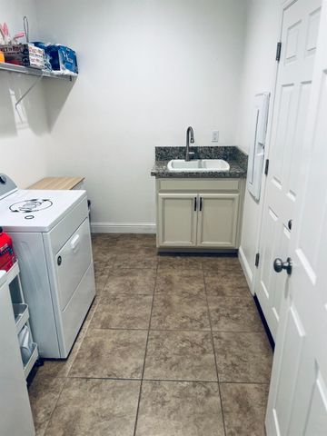 2933 N Hornet Avenue, Fresno, CA 93737