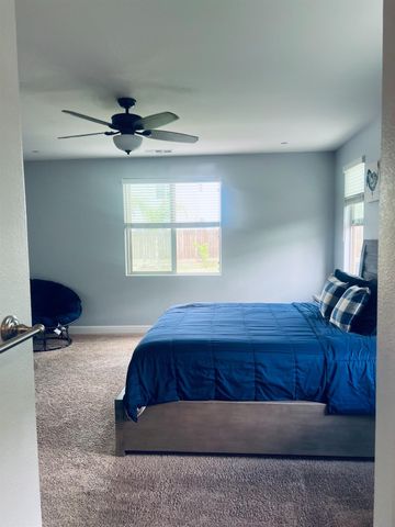 2933 N Hornet Avenue, Fresno, CA 93737