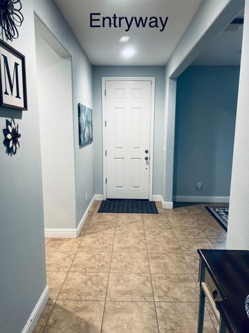 2933 N Hornet Avenue, Fresno, CA 93737