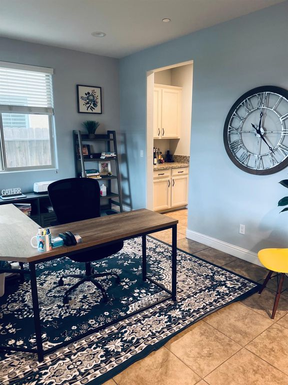 Image 19 of property listing at 2933 N Hornet Avenue, Fresno, CA 93737