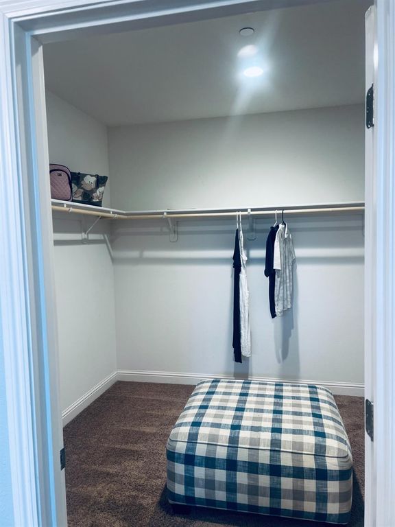 Image 39 of property listing at 2933 N Hornet Avenue, Fresno, CA 93737