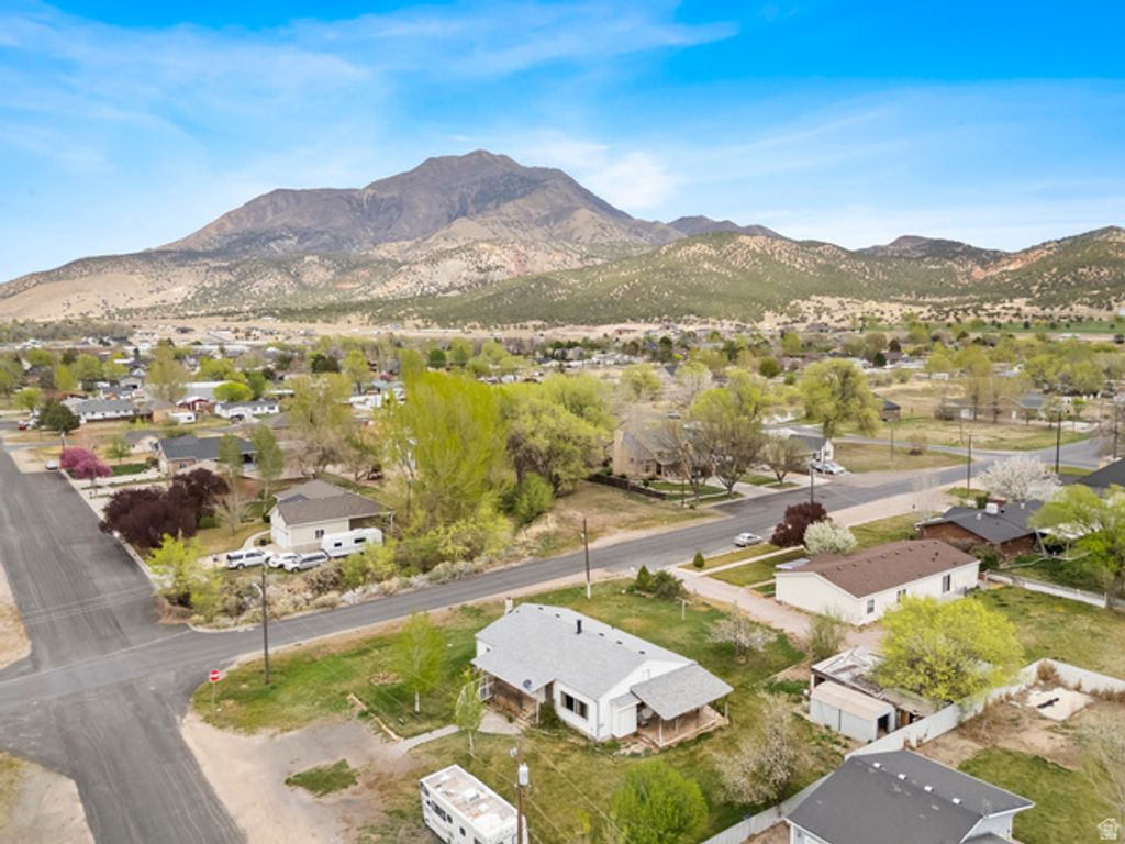 Image 3 of property listing at 194 N 500 E, Nephi, UT 84648