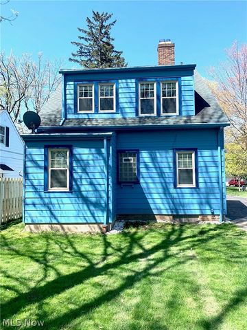 1715 Edgefield Road, Lyndhurst, OH 44124